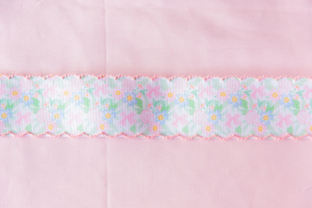 Preppy Floral Ribbon Scallop Edge