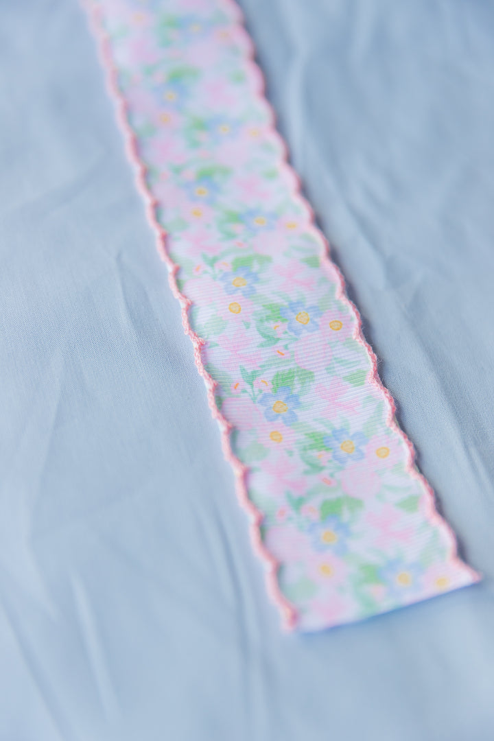 Preppy Floral Ribbon Scallop Edge