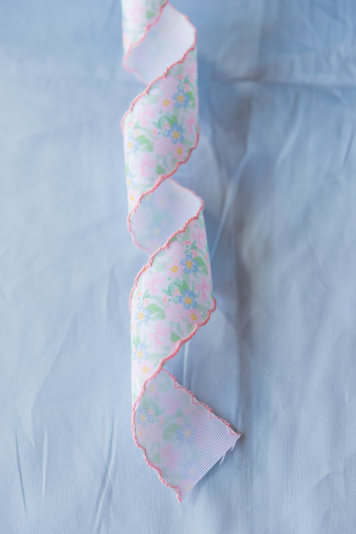 Preppy Floral Ribbon Scallop Edge