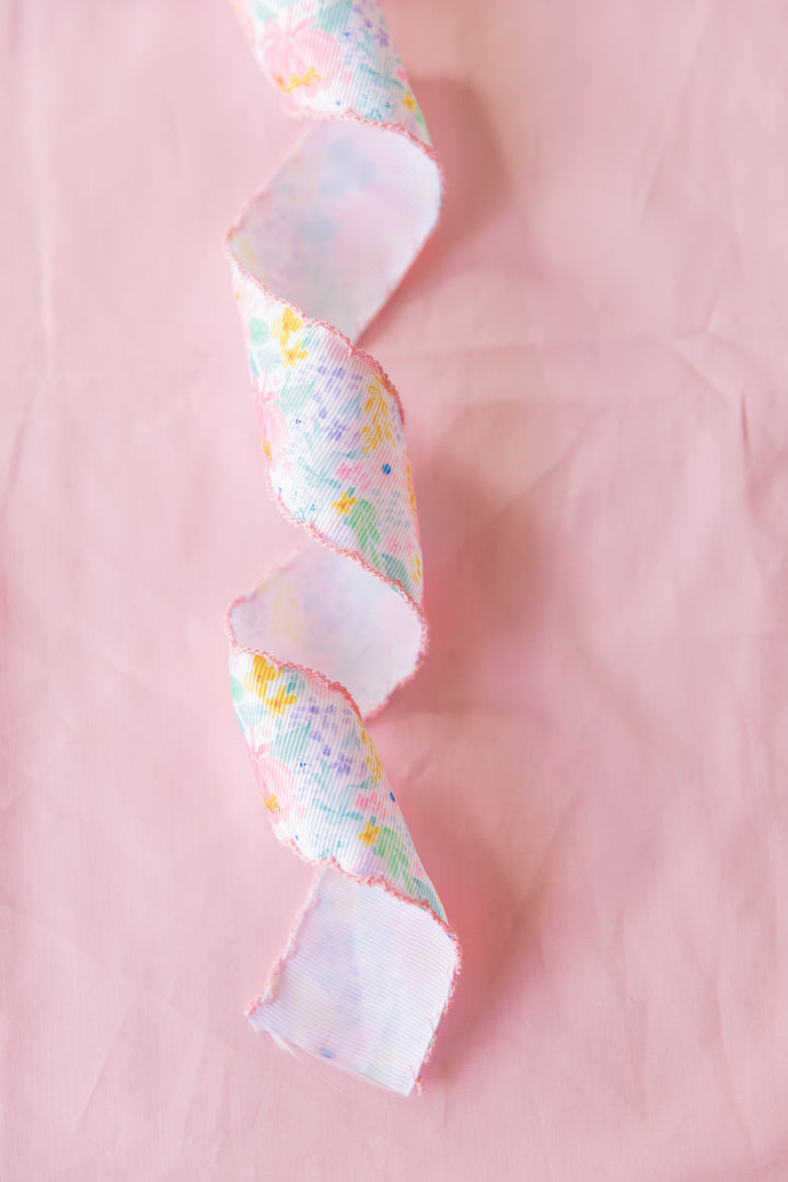 Preppy Floral Ribbon Scallop Edge