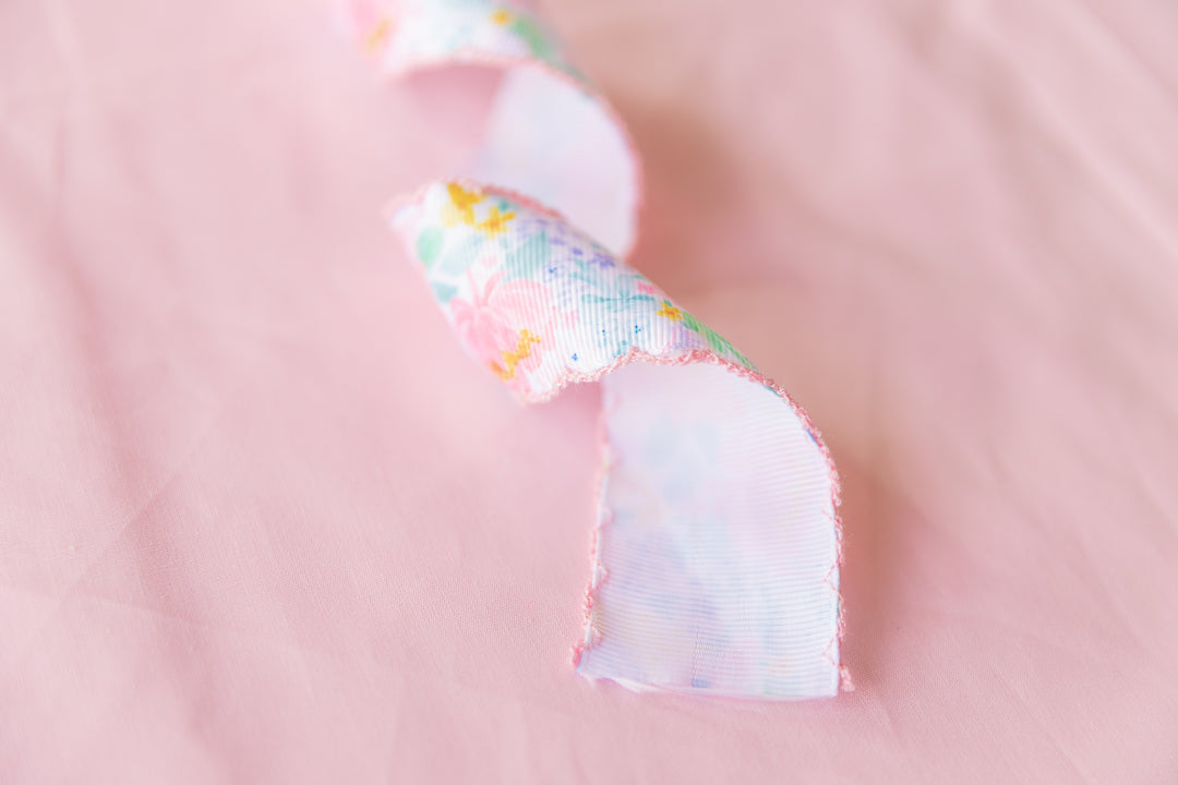 Preppy Floral Ribbon Scallop Edge