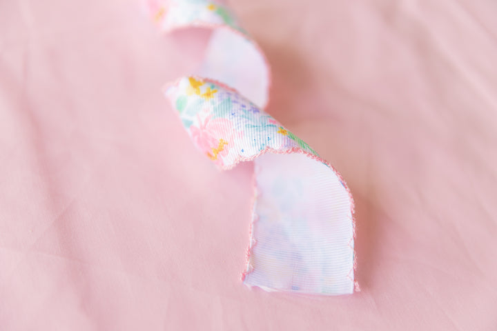 Preppy Floral Ribbon Scallop Edge