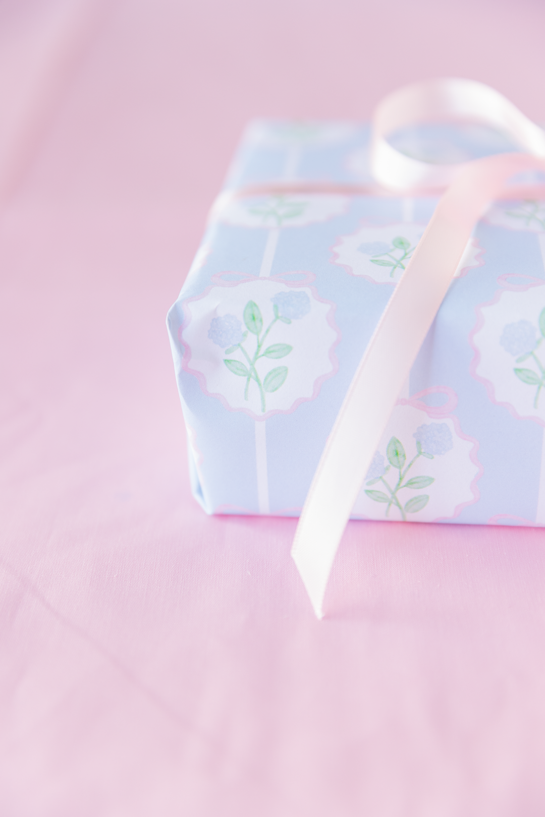 Preppy Hydrangeas Gift Wrap
