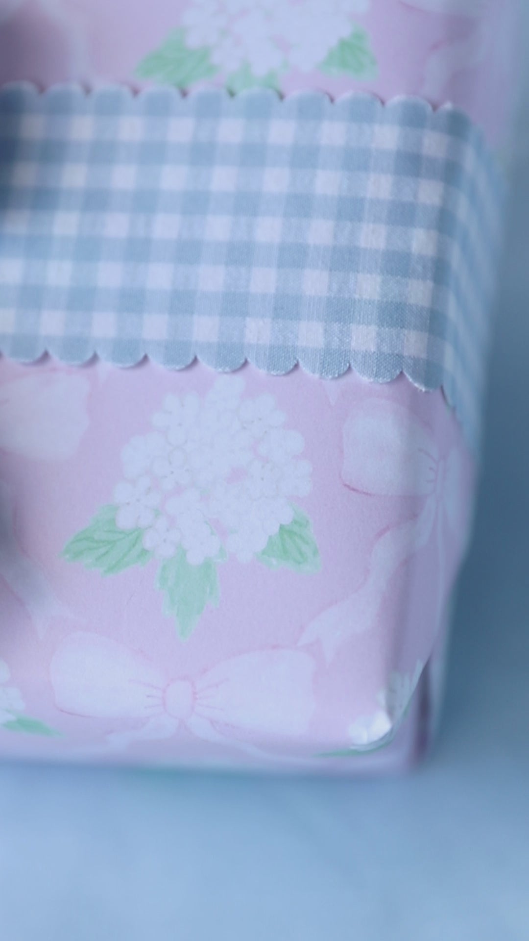Hydrangea &amp; Bows Gift Wrap
